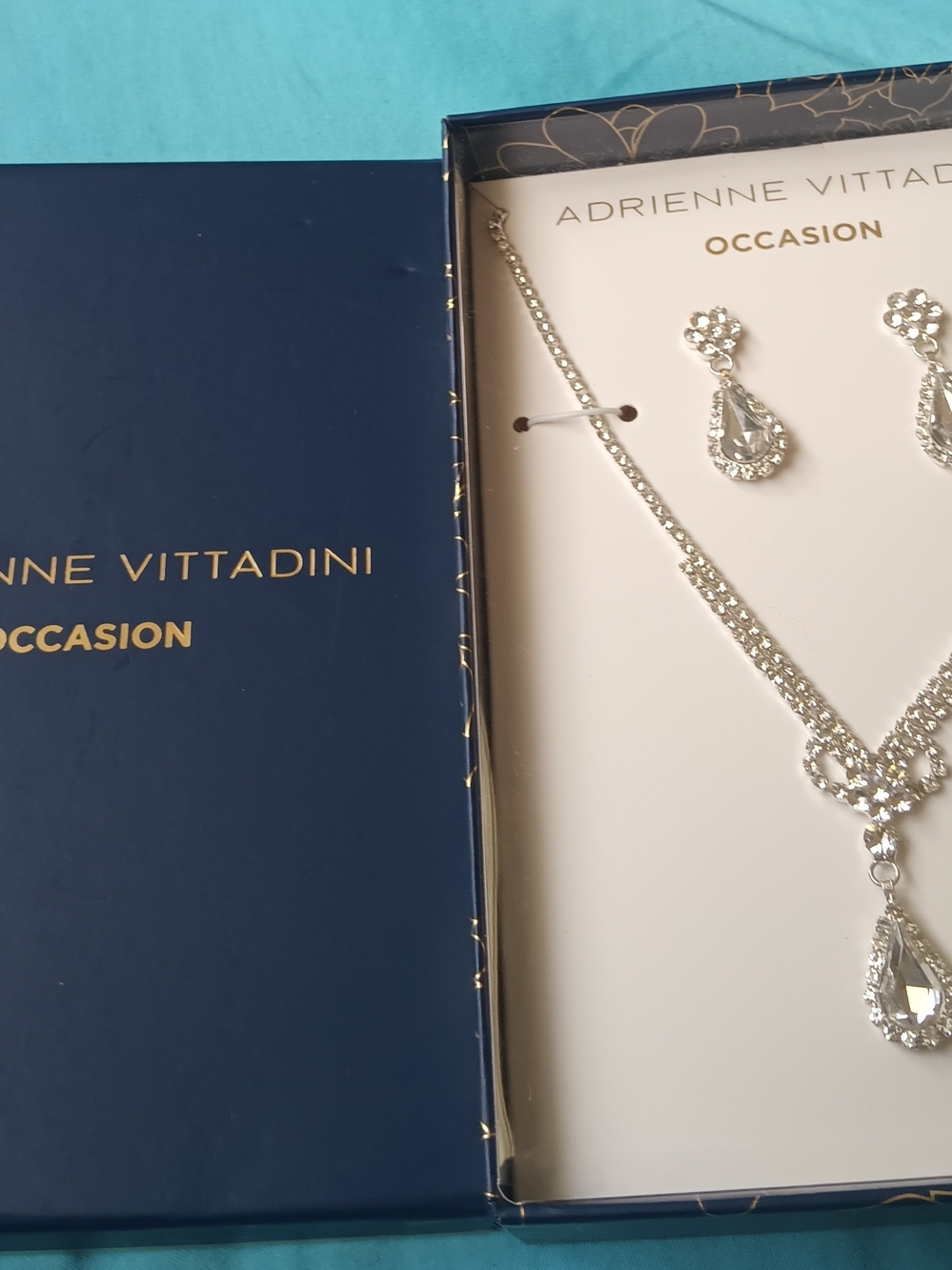 TEAR DROP NECKLACE & EARRINGS SET